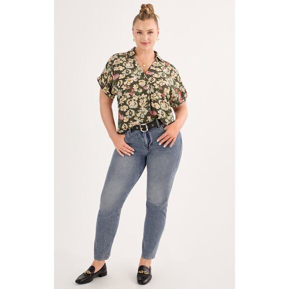 New $99 Cabi Replay Top 6717 Spring "25 Flower Toss Print Poly Crepe Relaxed Fit - Picture 1 of 3